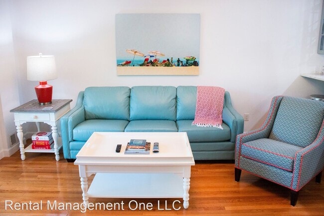 Building Photo - 3 br, 3.5 bath House - 213 Midtown Dr