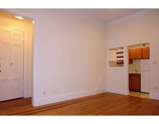 Building Photo - 372 Marlborough St