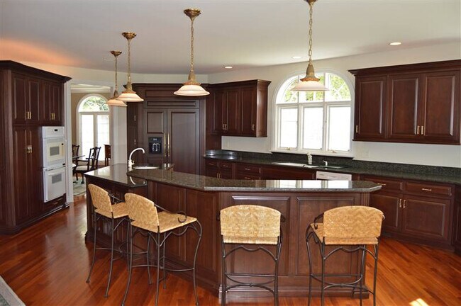 Foto del edificio - 711 Berkshire Ct