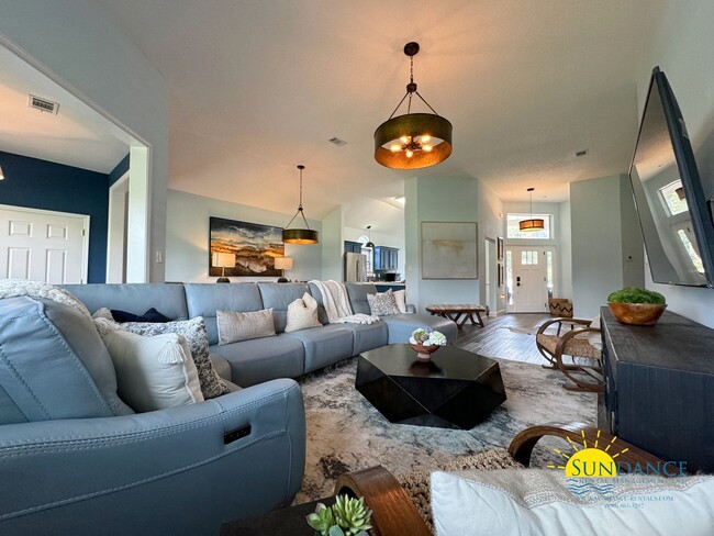 Building Photo - High-end furnished home in the coveted Sha...