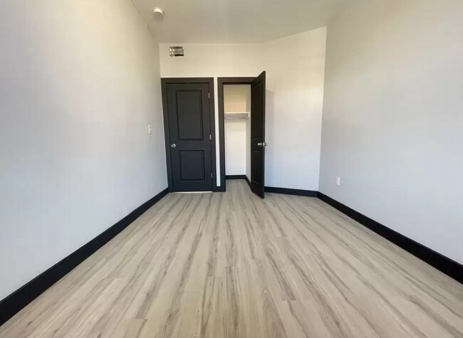 Foto del edificio - 122 Wade St