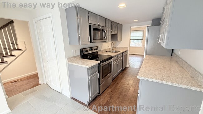 Building Photo - 2 Glenbrook Ln