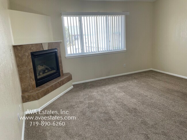 Building Photo - 717 E Laporte Dr