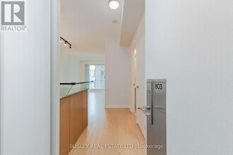 Building Photo - 220 Victoria St