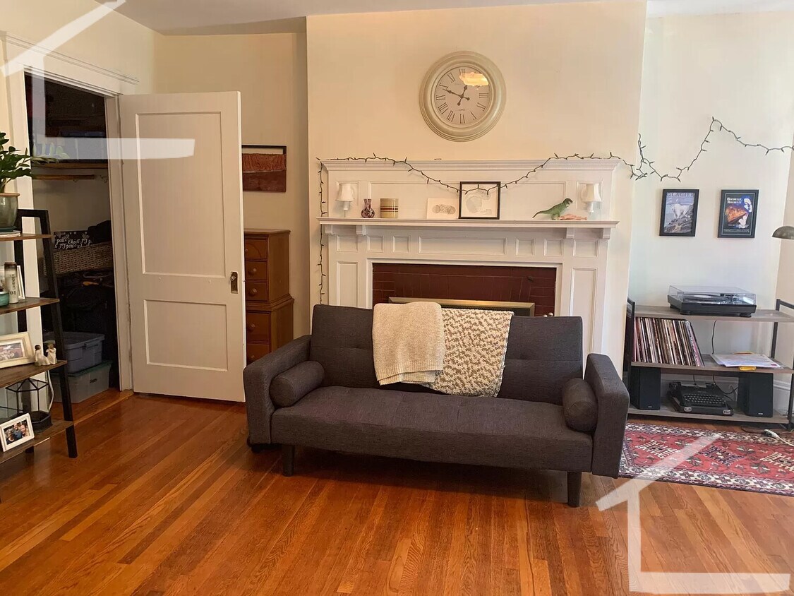 Primary Photo - 16 Saint Lukes Rd