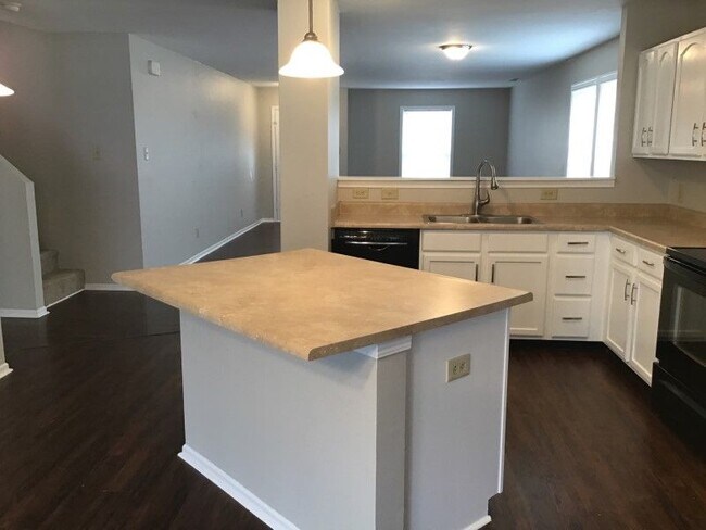 Building Photo - Gorgeous 2 Story with HUGE loft