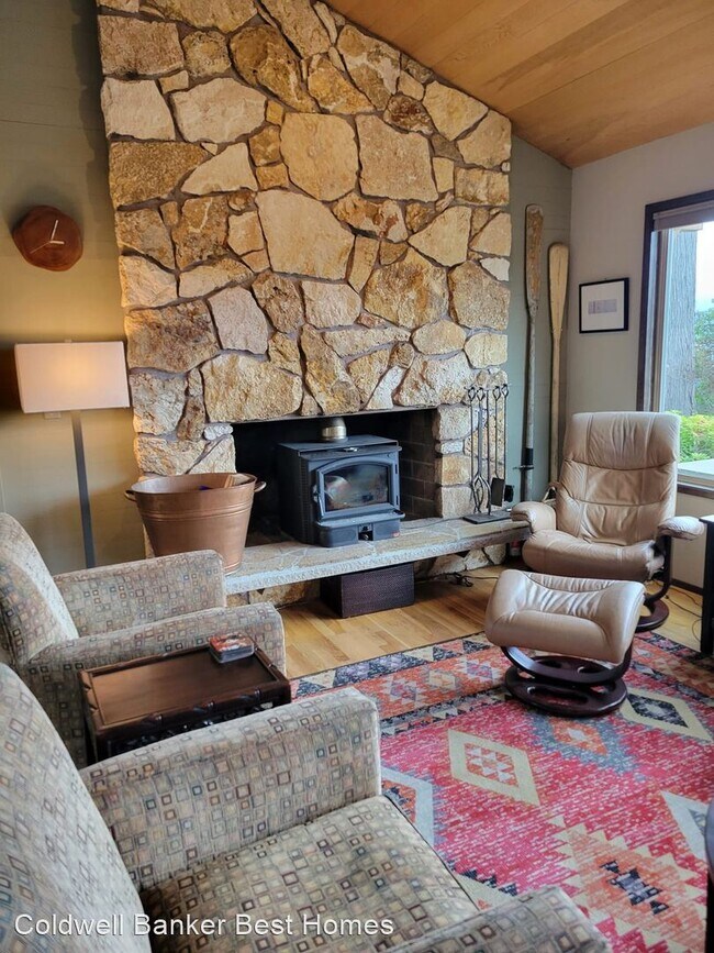 Foto del edificio - 2 br, 1.5 bath House - 220 Montgomery Lane