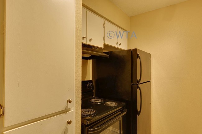 Building Photo - 3 bedroom in San Antonio TX 78213