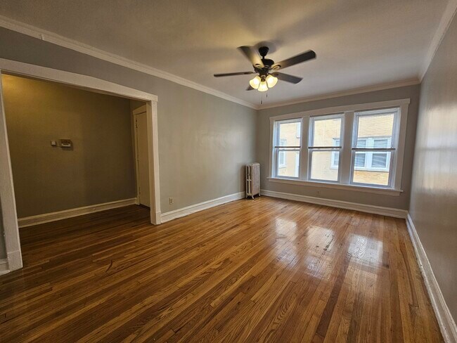Foto del edificio - 4826 N Avers Ave