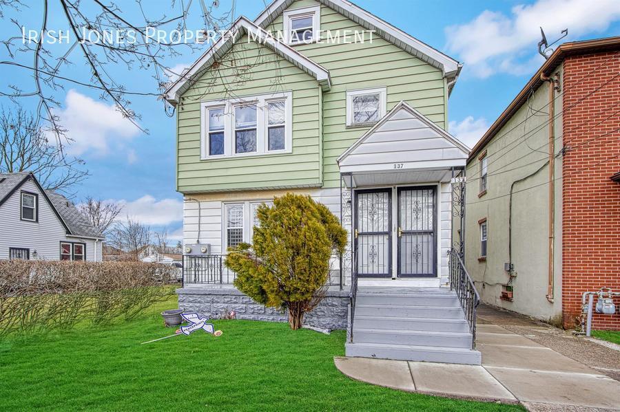 Foto principal - 137 Wilkes Ave