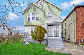 Building Photo - 137 Wilkes Ave