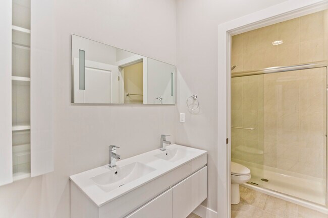 Foto del edificio - 2731 N Ashland Ave