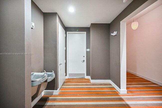 Foto del edificio - 2775 NE 187th St