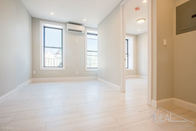 Foto del edificio - 221 Monroe St
