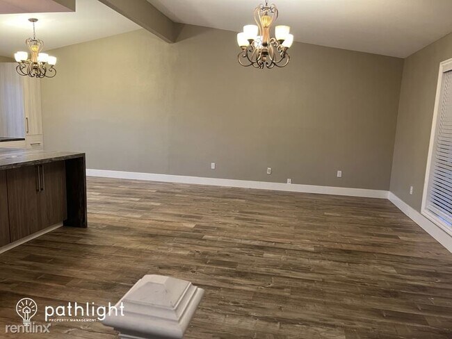 Foto del edificio - 4 br, 3 bath House - 3733 Rockland Drive UNIT