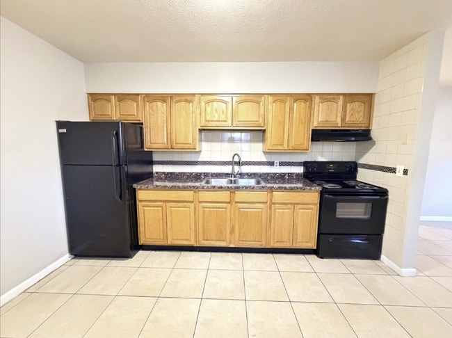 Building Photo - 8308 Doloma Ct