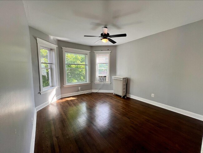 Photo - 3415 W Lyndale St Apartment