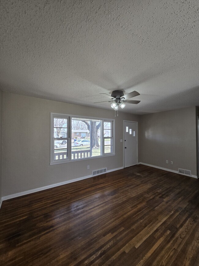 Foto del edificio - 333 N Colby Ave