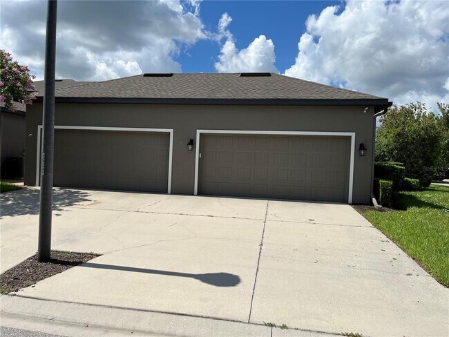 Building Photo - 17575 Brighton Lake Rd