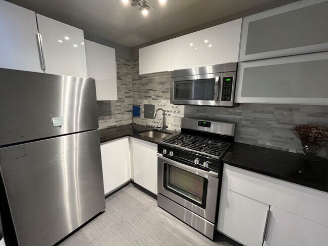 Cocina - 2401 H St NW