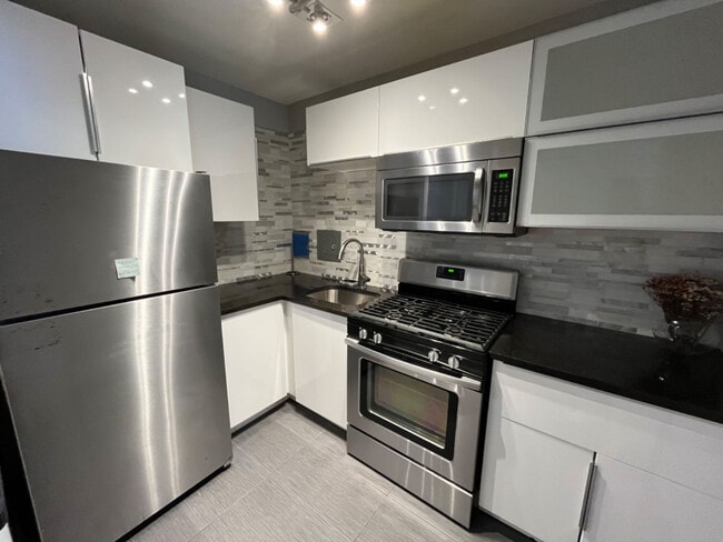 Kitchen - 2401 H St NW