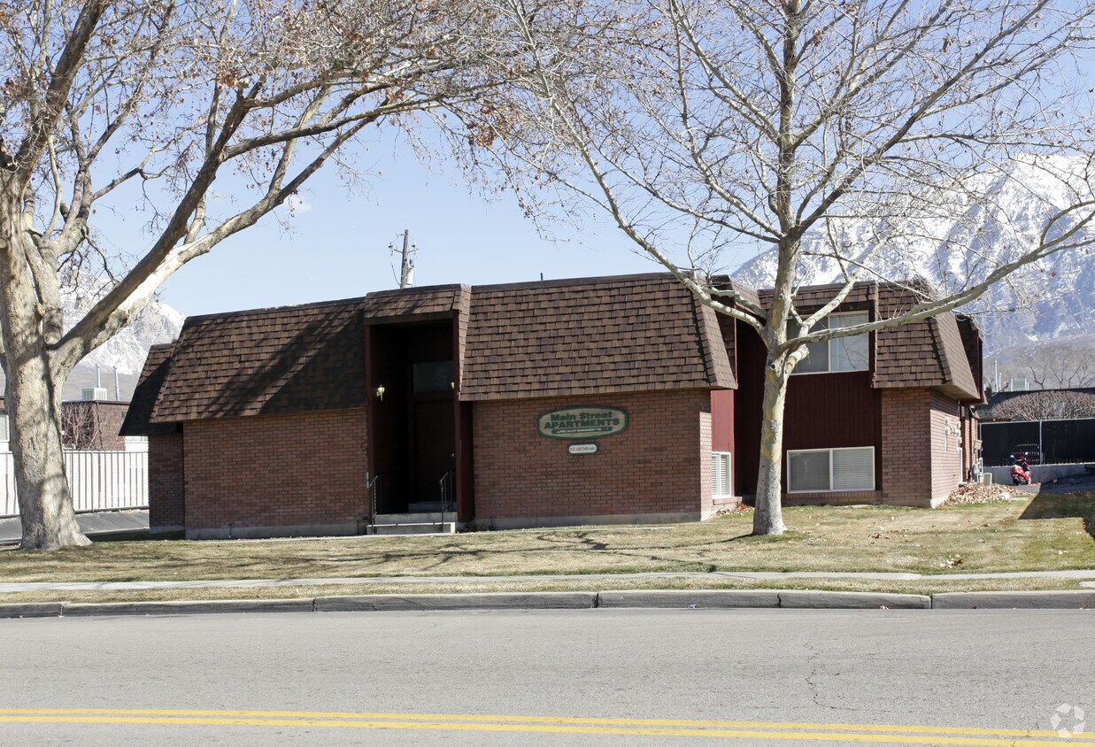 Primary Photo - 632 N Main St