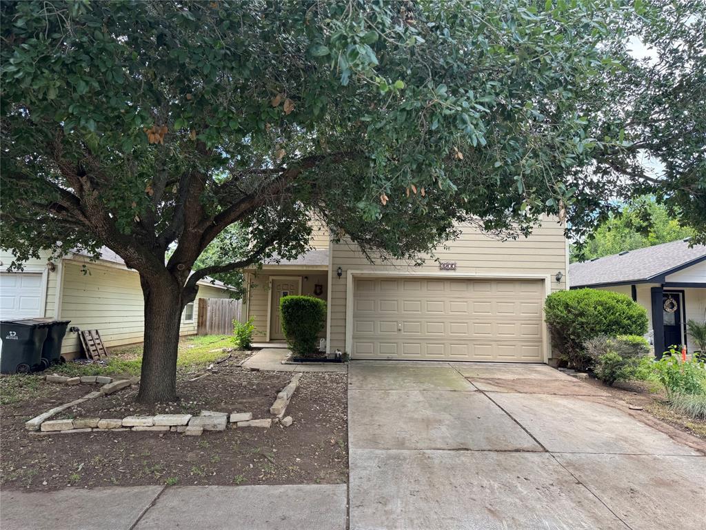 Foto principal - 3200 Crownover St