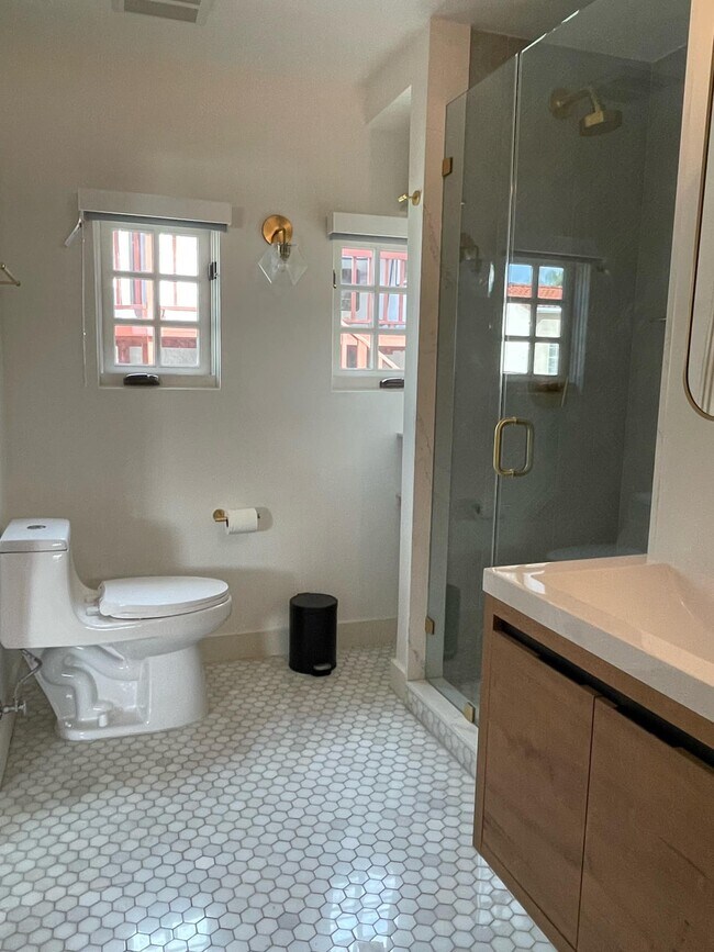 Foto del edificio - 954 E Dryden St