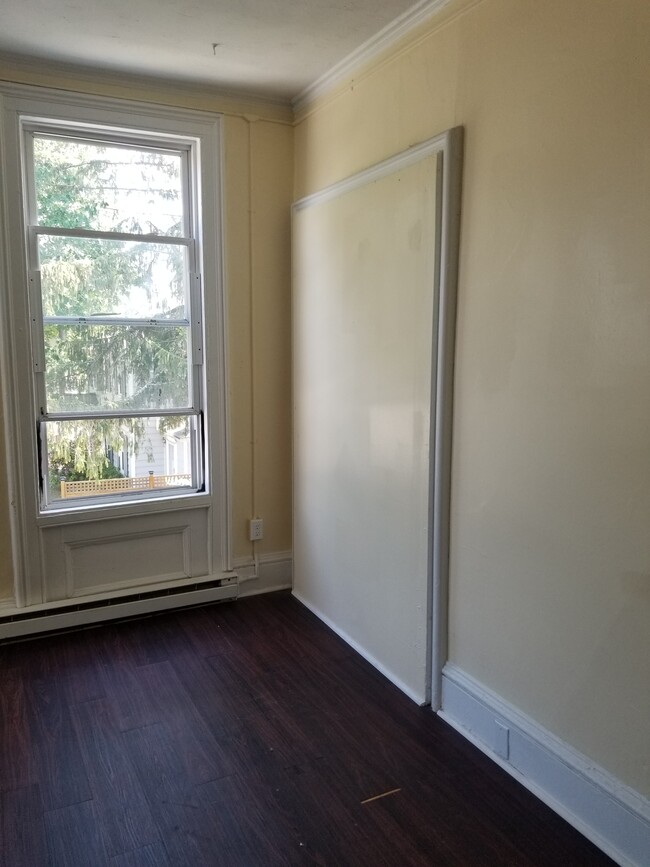 Building Photo - 51 Hooker Ave