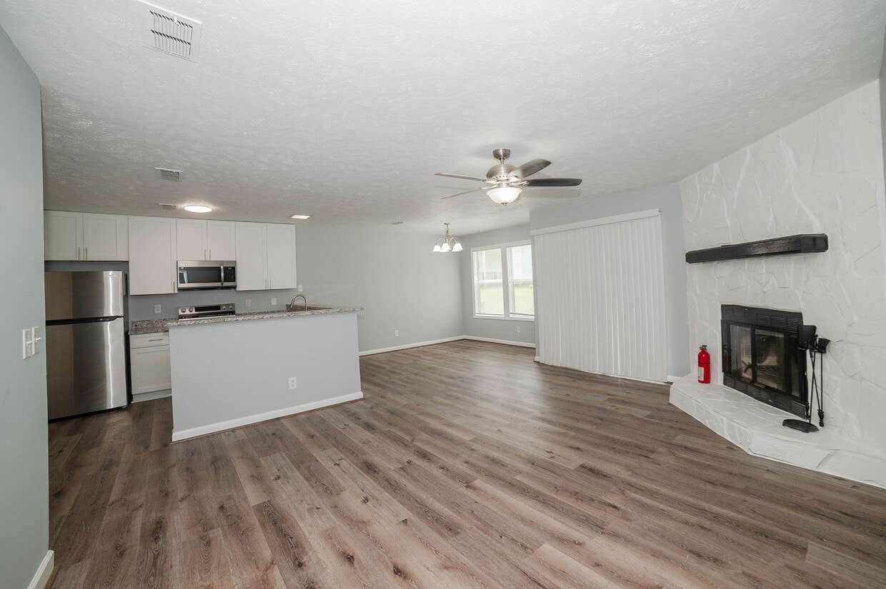 Primary Photo - 1021 Wood Creek Dr