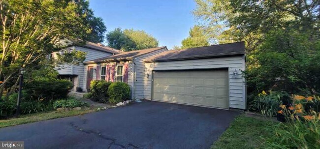 Building Photo - 12720 Bradwell Rd