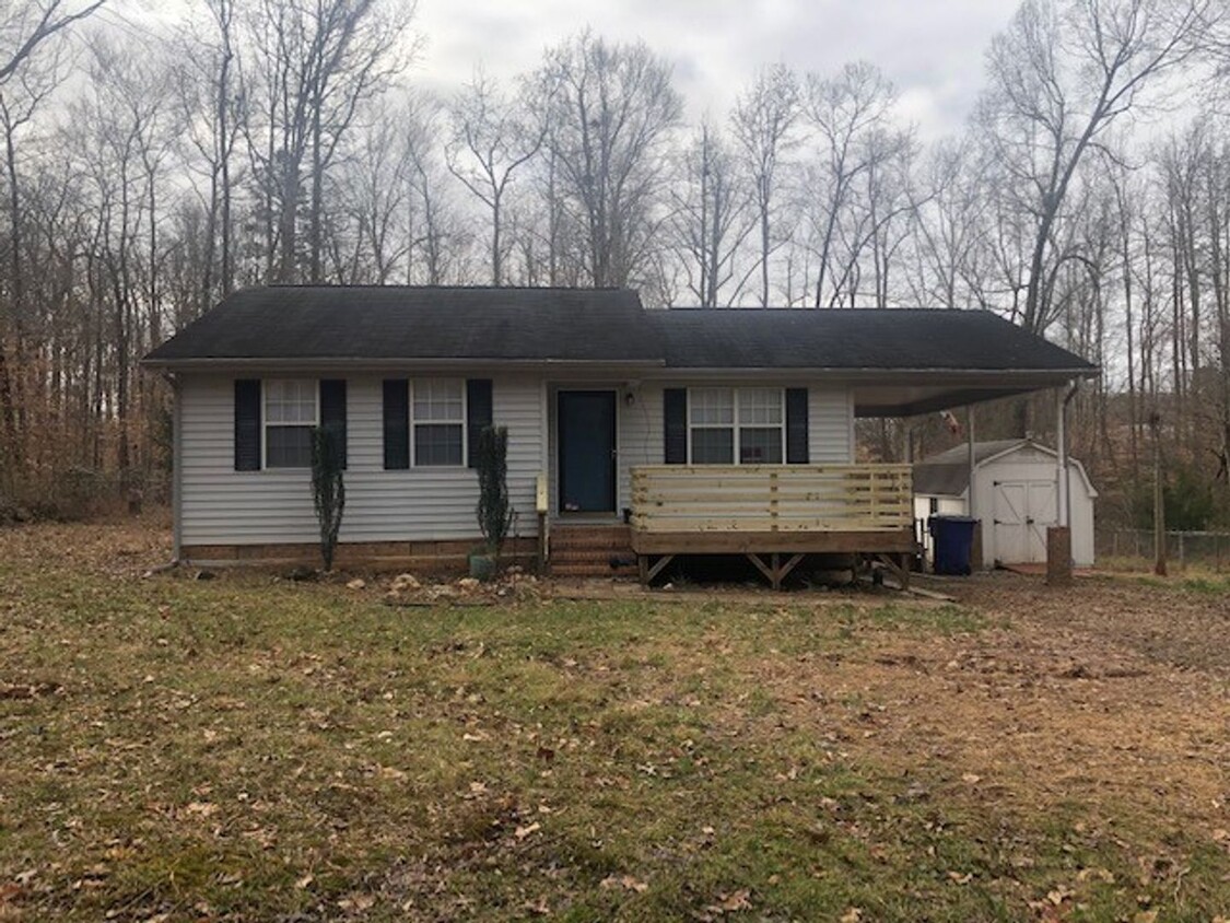 Foto principal - Two bedroom, 2 bath house in Mebane