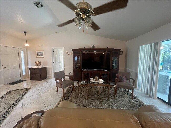 Foto del edificio - 3177 Clifford St