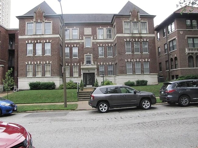Building Photo - 6226 Northwood Ave