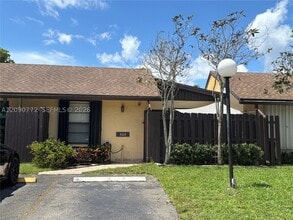 Building Photo - 505 Briarwood Cir