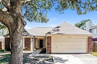 Building Photo - 3909 Spring Meadow Dr