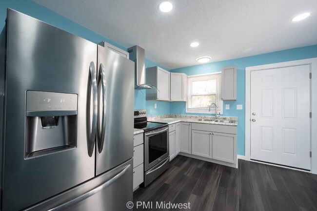 Building Photo - "Charming 3-Bed, 2-Bath Home in Indianapolis with 1,438 Sq Ft of Comfort!"