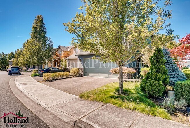 Building Photo - NEW PRICE - Modern Comfort Meets Northwest...