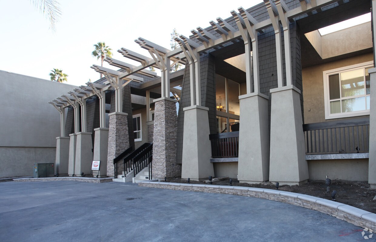 Stonewood Village Apartments Downey, CA