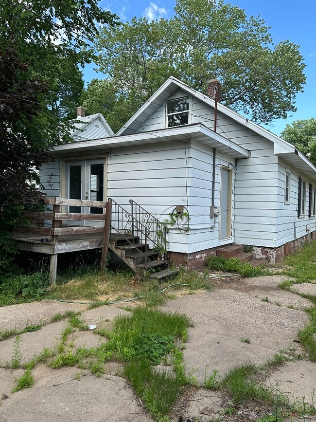 Building Photo - 1016 S 6th Ave