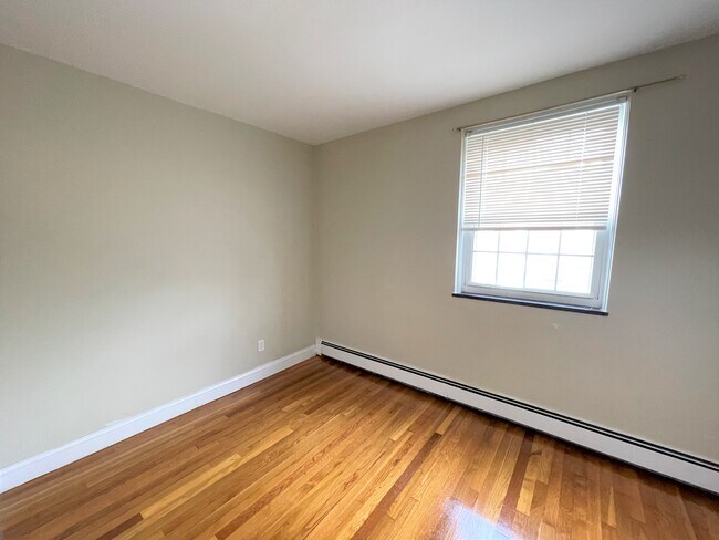 Foto del edificio - 5 Carey Ave