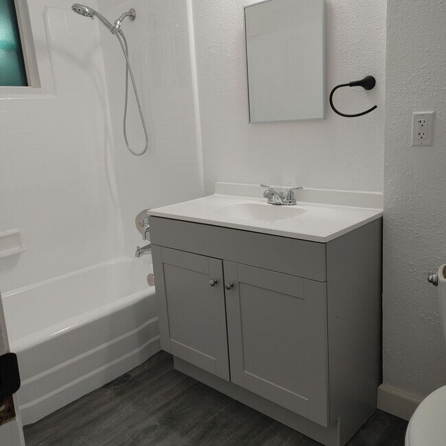 Foto del edificio - Wonderful 1 Bed 1 Bathroom Condo In Escondido - Call Today