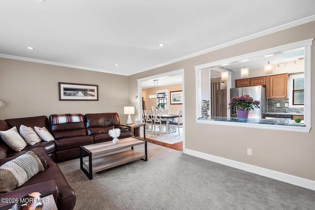 Foto del edificio - 1435 Flintoft Ave