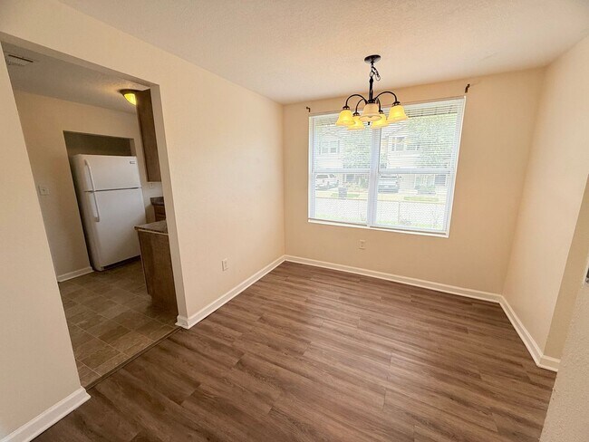 Building Photo - Beautifully Remodeled 3-Bedroom Home