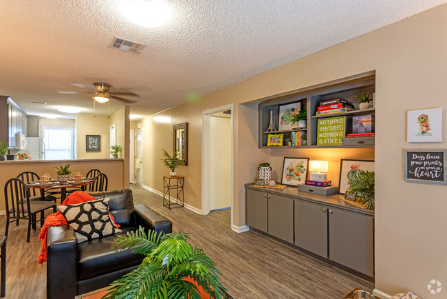 Interior Photo - The Gates - Student Housing