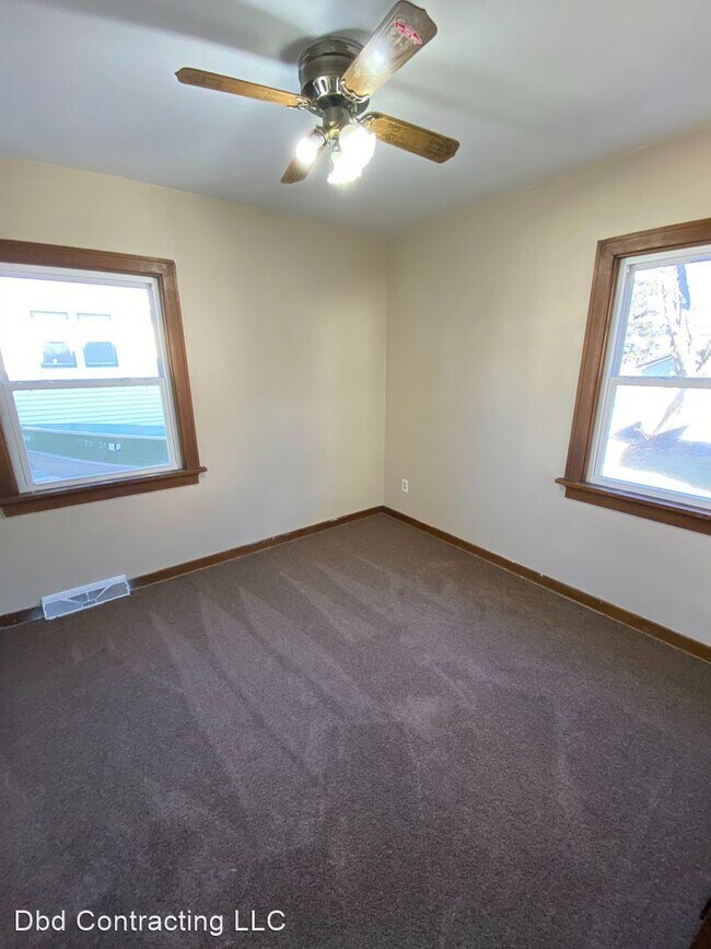 Building Photo - 3 br, 1 bath House - 1710 W Spring St
