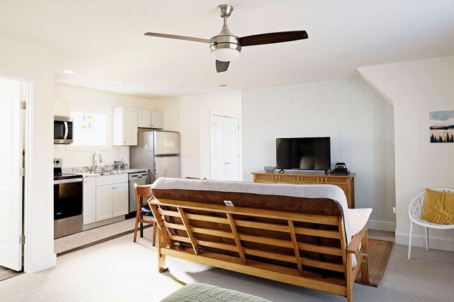 Building Photo - Fully Furnished Belvedere Studio – Move-In Ready with Utilities Included