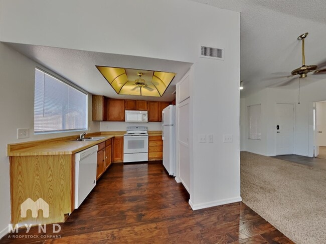 Building Photo - 6842 W State Ave