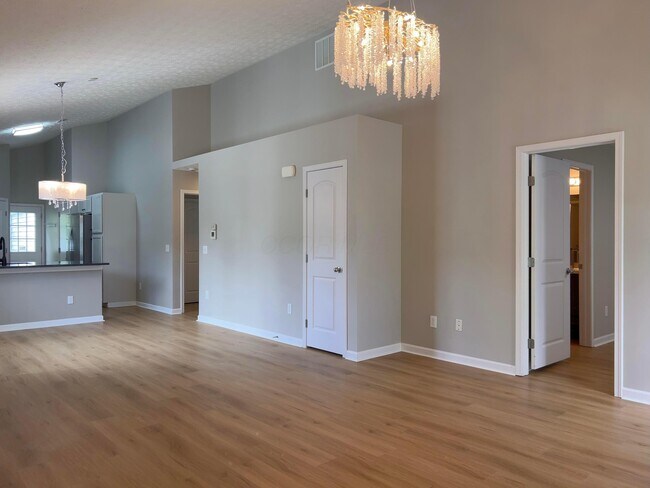 Building Photo - 133 Holly Hock Ln
