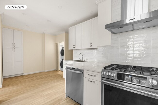 Building Photo - 40-30 58th St